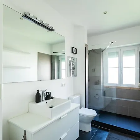 Ambassador River View Апартаменты *