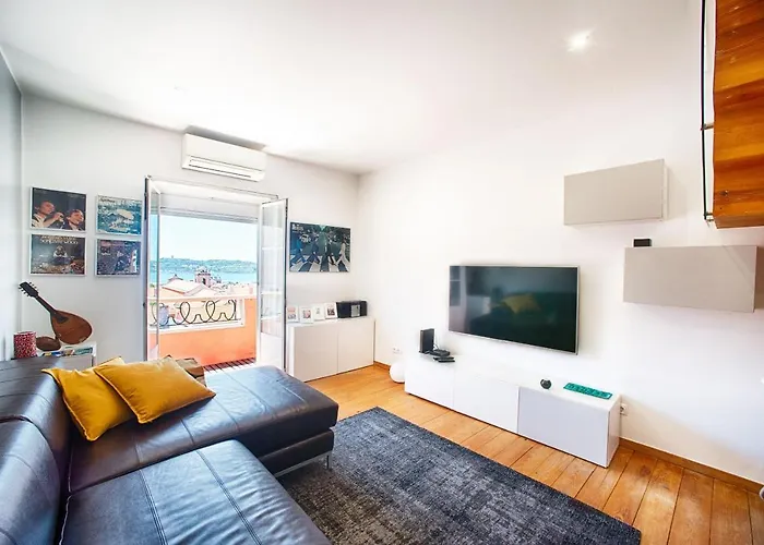 Апартаменты Ambassador River View *