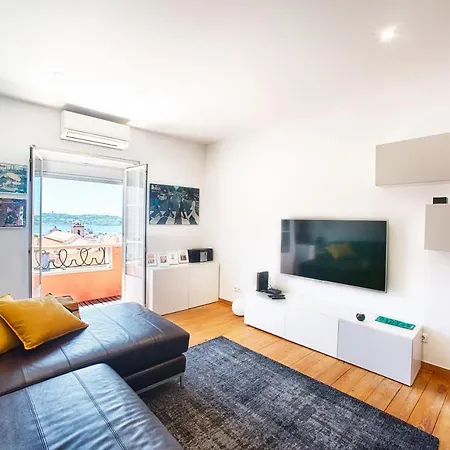 Apartment Ambassador River View *